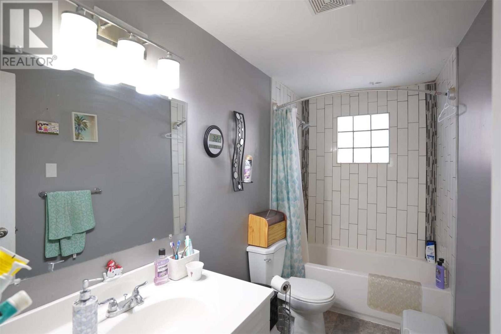 Listing S5872229 - Large Photo # 23