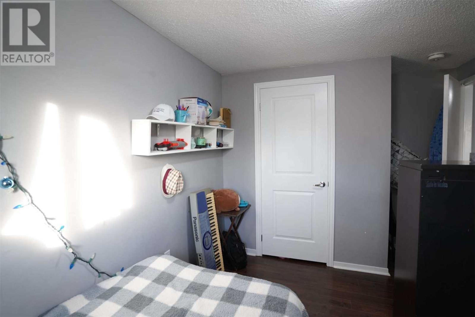 Listing S5872229 - Large Photo # 22