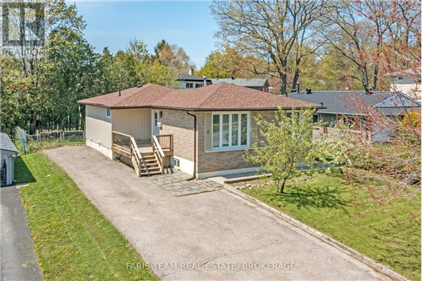 17 DAPHNE CRES, Barrie