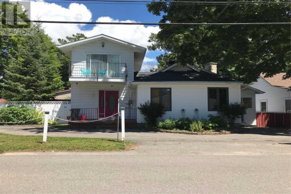 31 TINY BEACHES RD N, Tiny