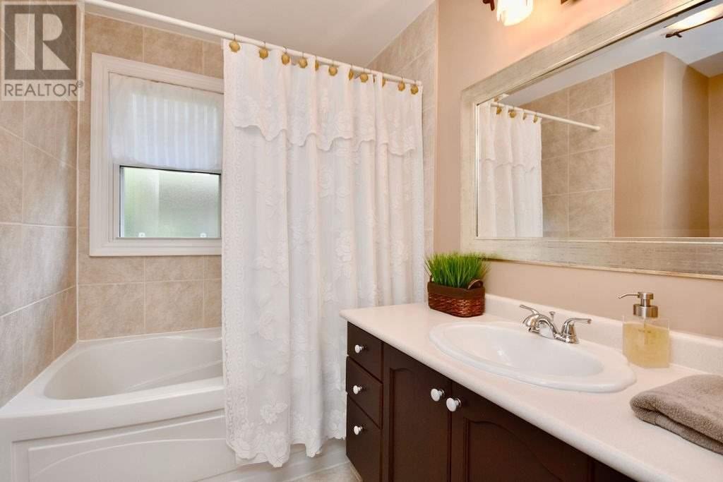 Listing S5885778 - Large Photo # 25