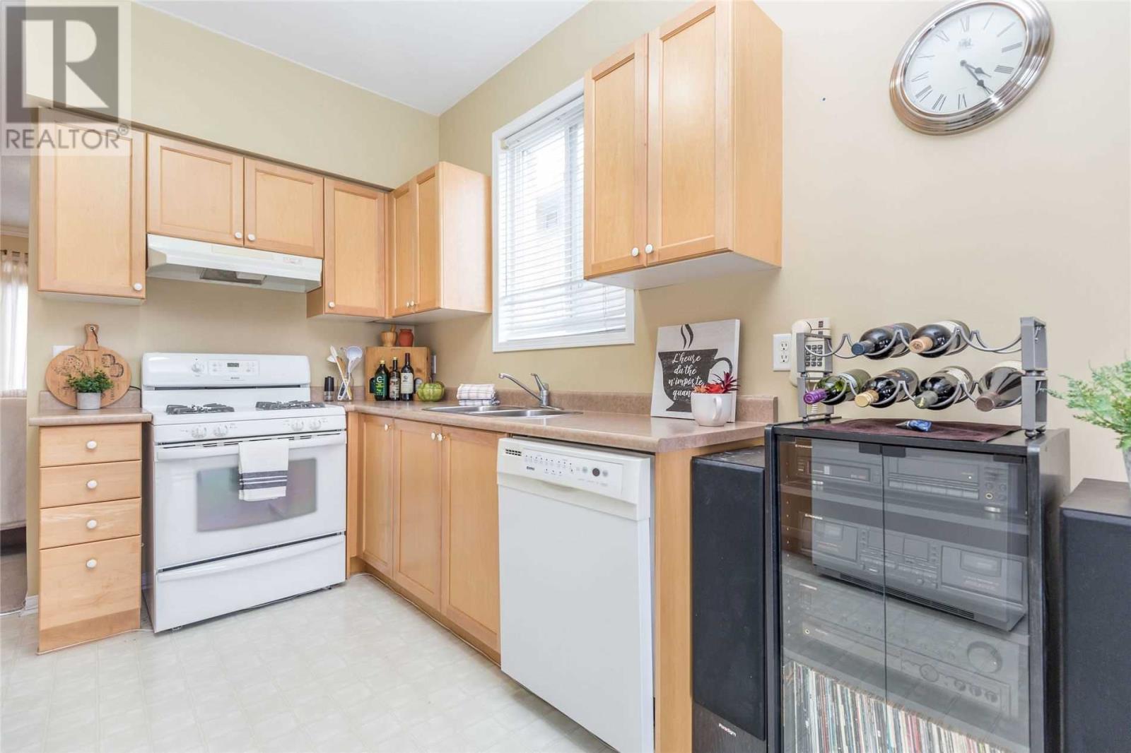 Listing S5885920 - Large Photo # 16