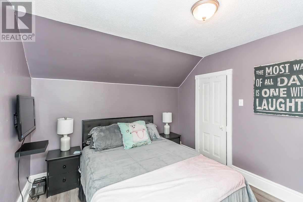 Listing S5890209 - Large Photo # 17
