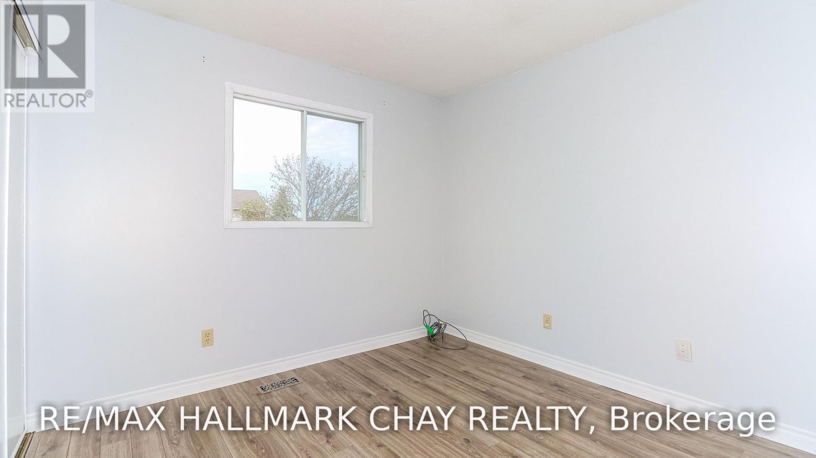 Listing S5913560 - Large Photo # 23