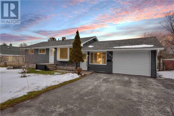241 HURONIA RD, Barrie