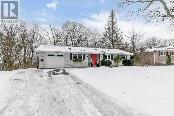 13 VINE CRES, Barrie