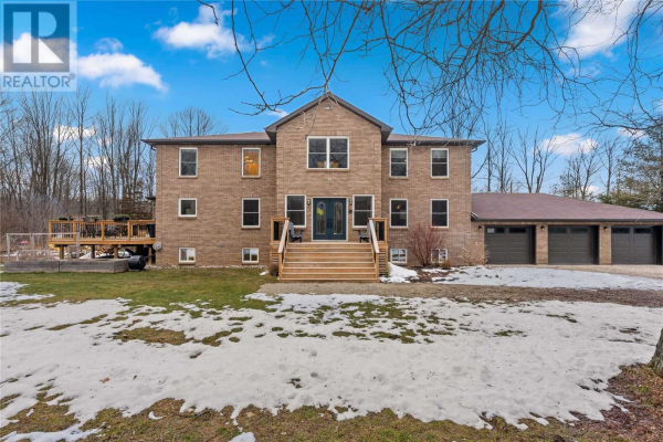 68 CAROLINE ST W, Clearview