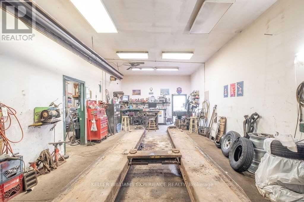 Listing S5927539 - Large Photo # 19