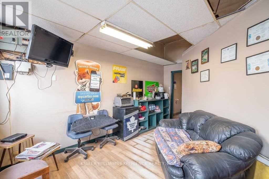 Listing S5927539 - Large Photo # 21
