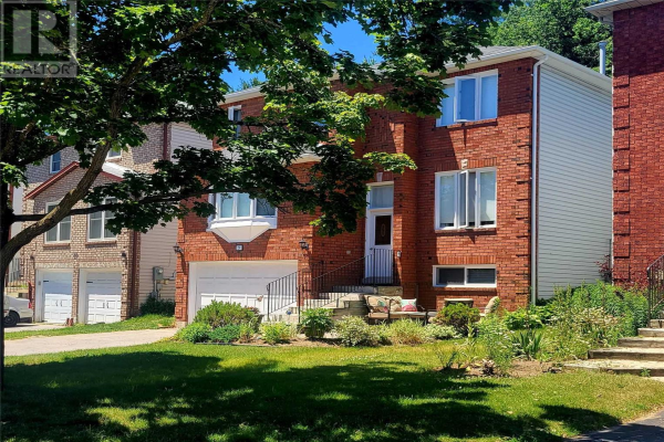 26 MOORE PL, Barrie