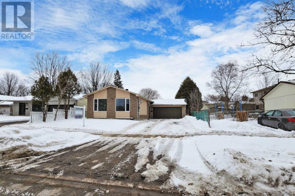 451 LEACOCK DR, Barrie