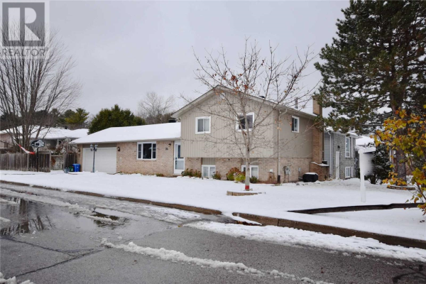 24 MCCONKEY PL, Barrie