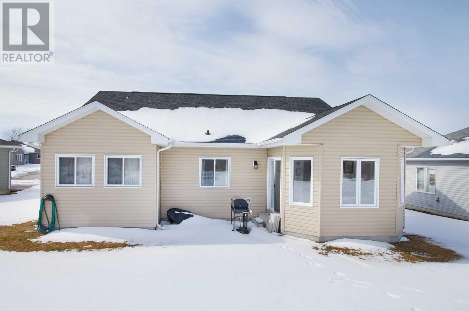 Listing S5949069 - Large Photo # 31