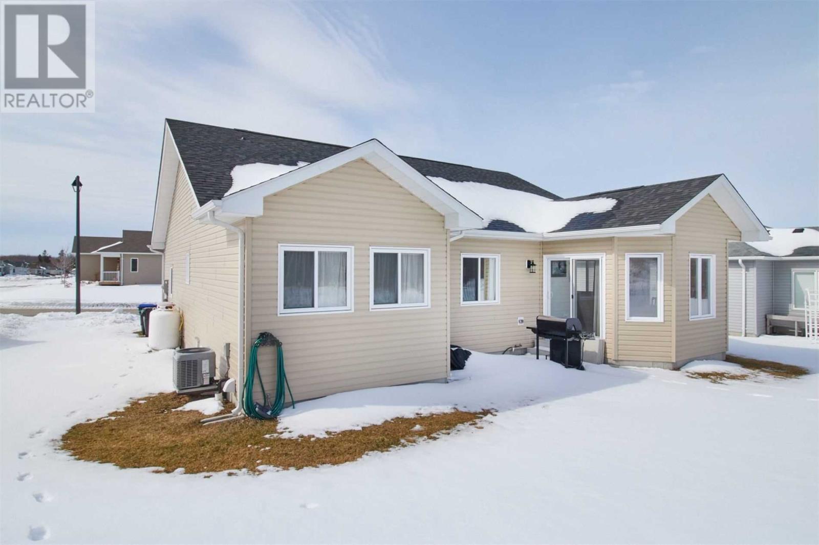 Listing S5949069 - Large Photo # 32