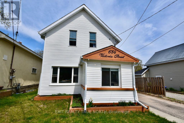 684 VICTORIA ST, Midland