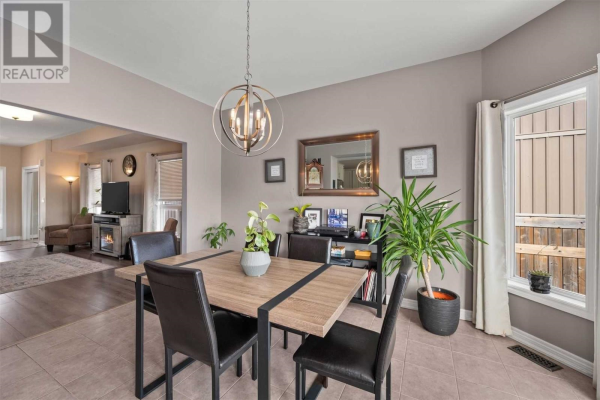 37 ISABELLA DR, Orillia