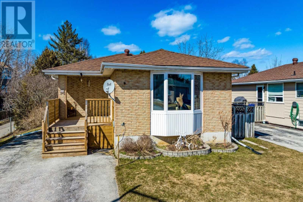 11 WATTS CRES, Collingwood