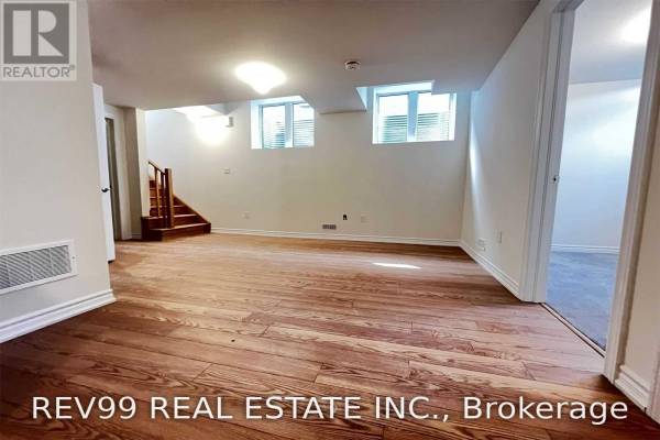 6 BANNISTER RD, Barrie
