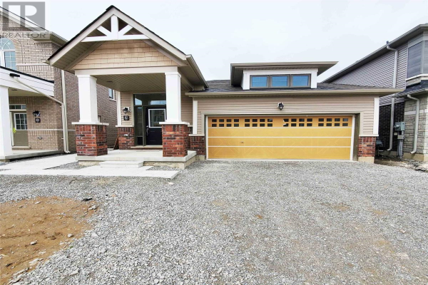 62 BANNISTER RD, Barrie