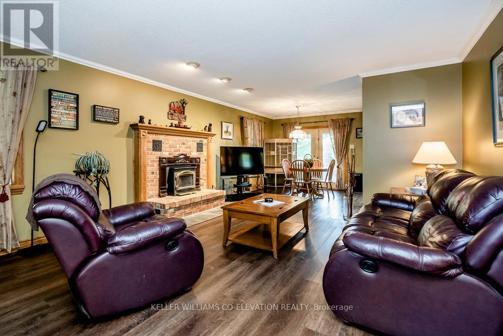 Listing S6068896 - Large Photo # 9