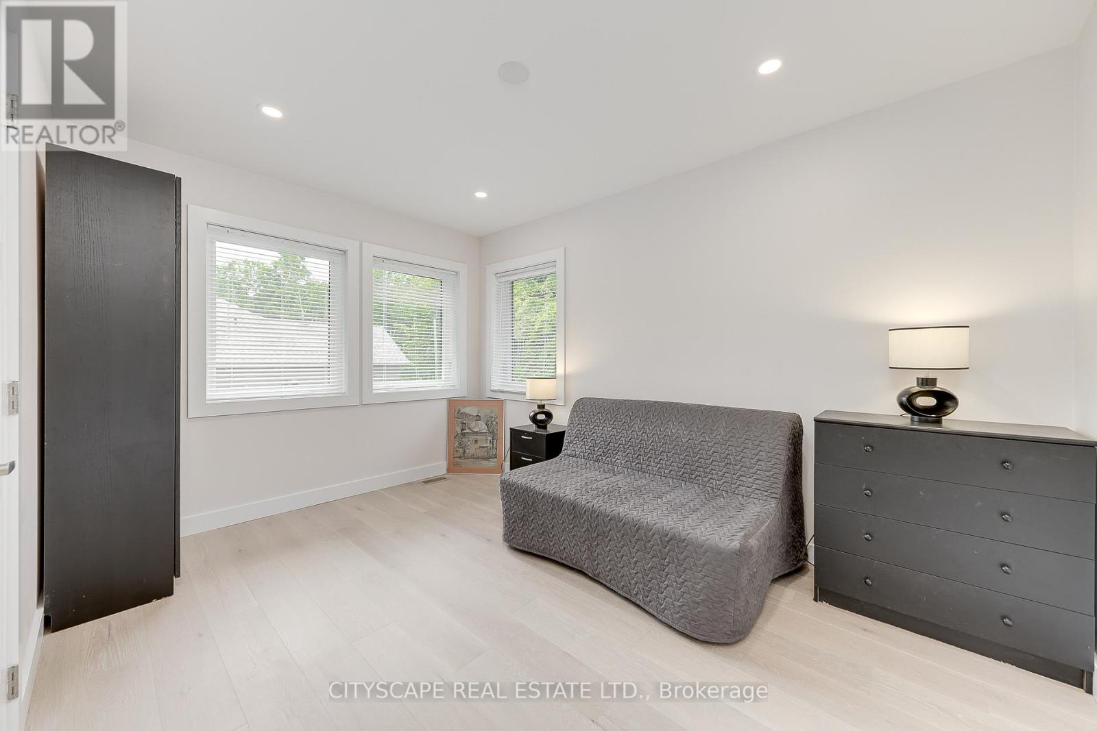 77 POLISH AVE