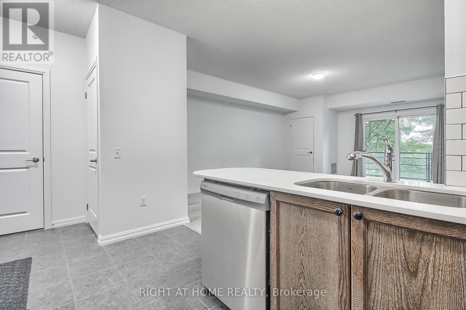 Listing S6127900 - Large Photo # 4