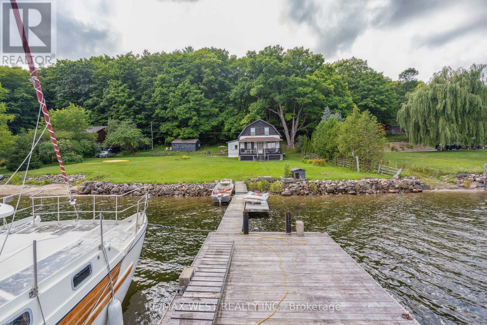 437 CHAMPLAIN RD