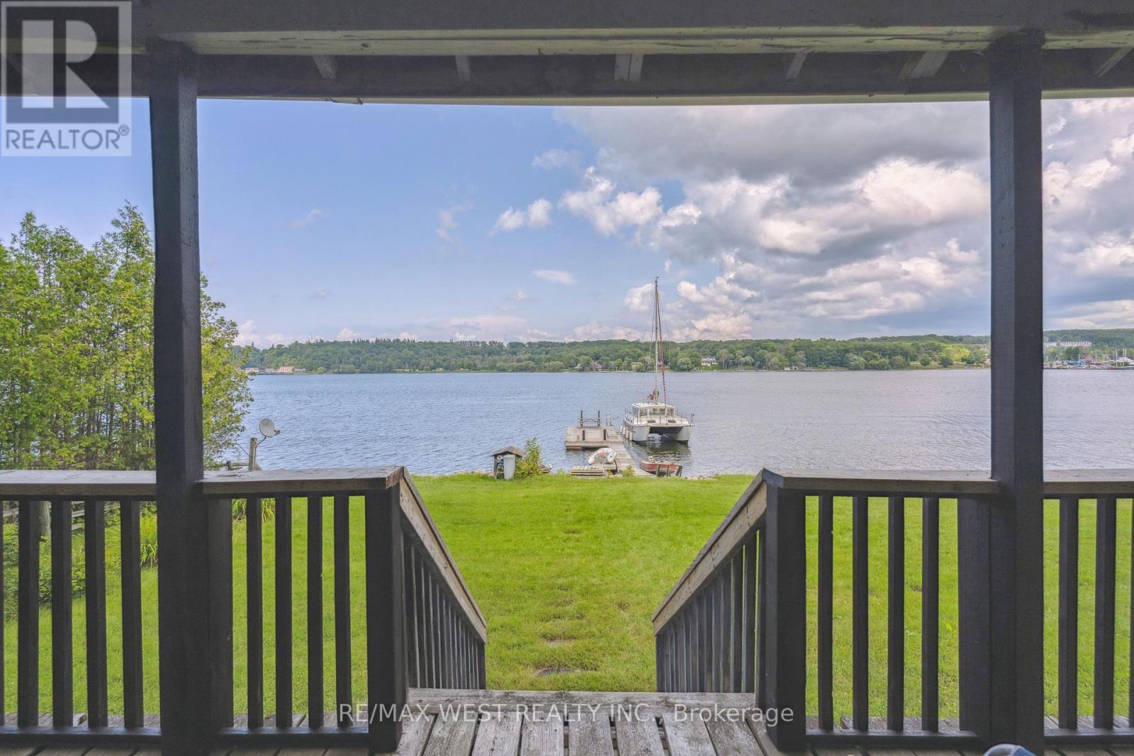 437 CHAMPLAIN RD
