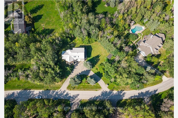 20 FOREST DR, Collingwood