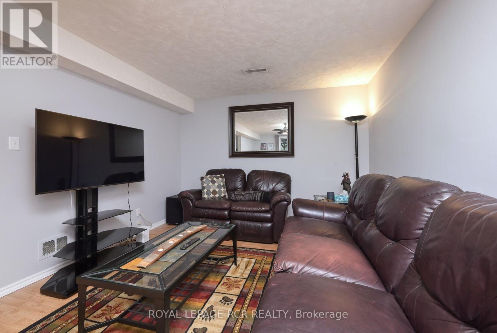 Listing S6695222 - Large Photo # 8