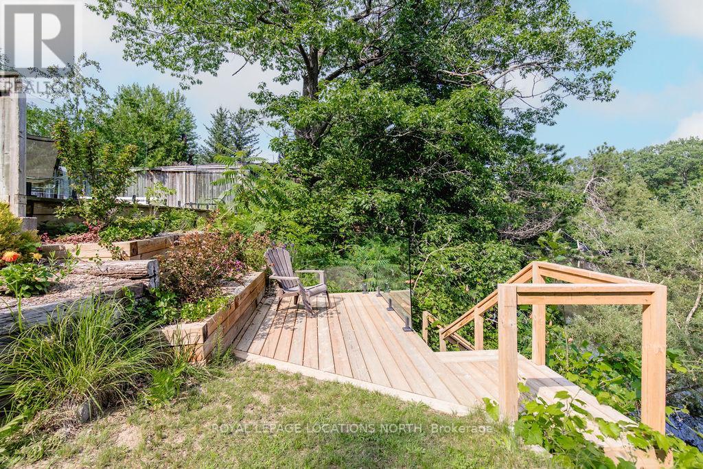 157 WOODLAND DR