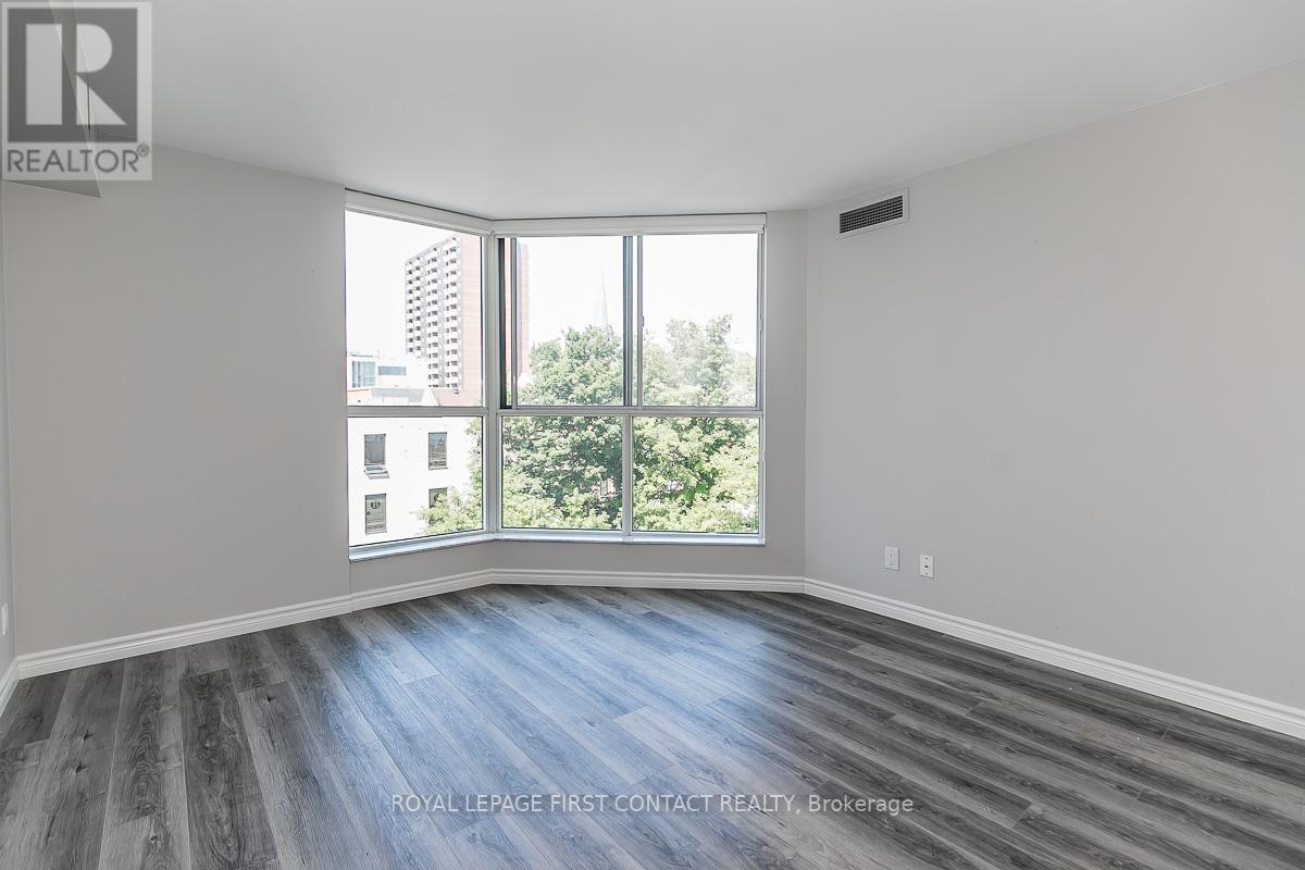 #611 -140 DUNLOP ST E, #611