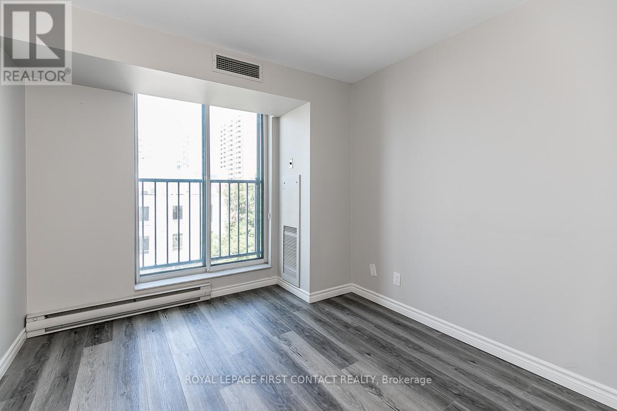 #611 -140 DUNLOP ST E, #611