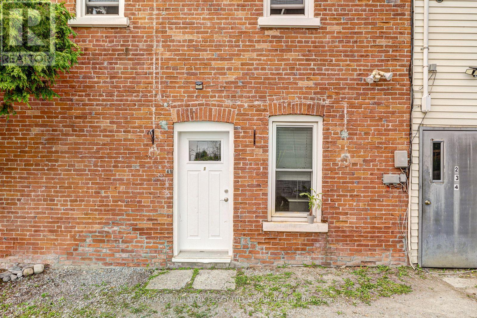 1102 HARBOURVIEW DR