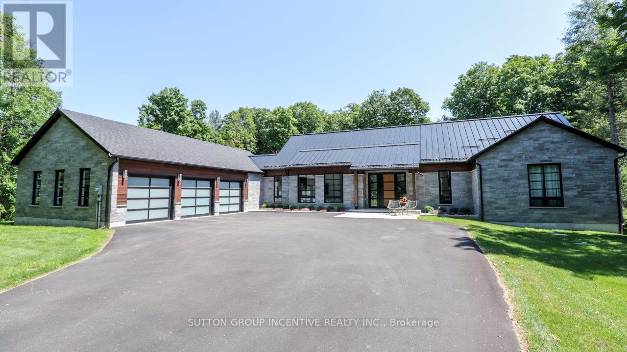 9 GALLAGHER CRES