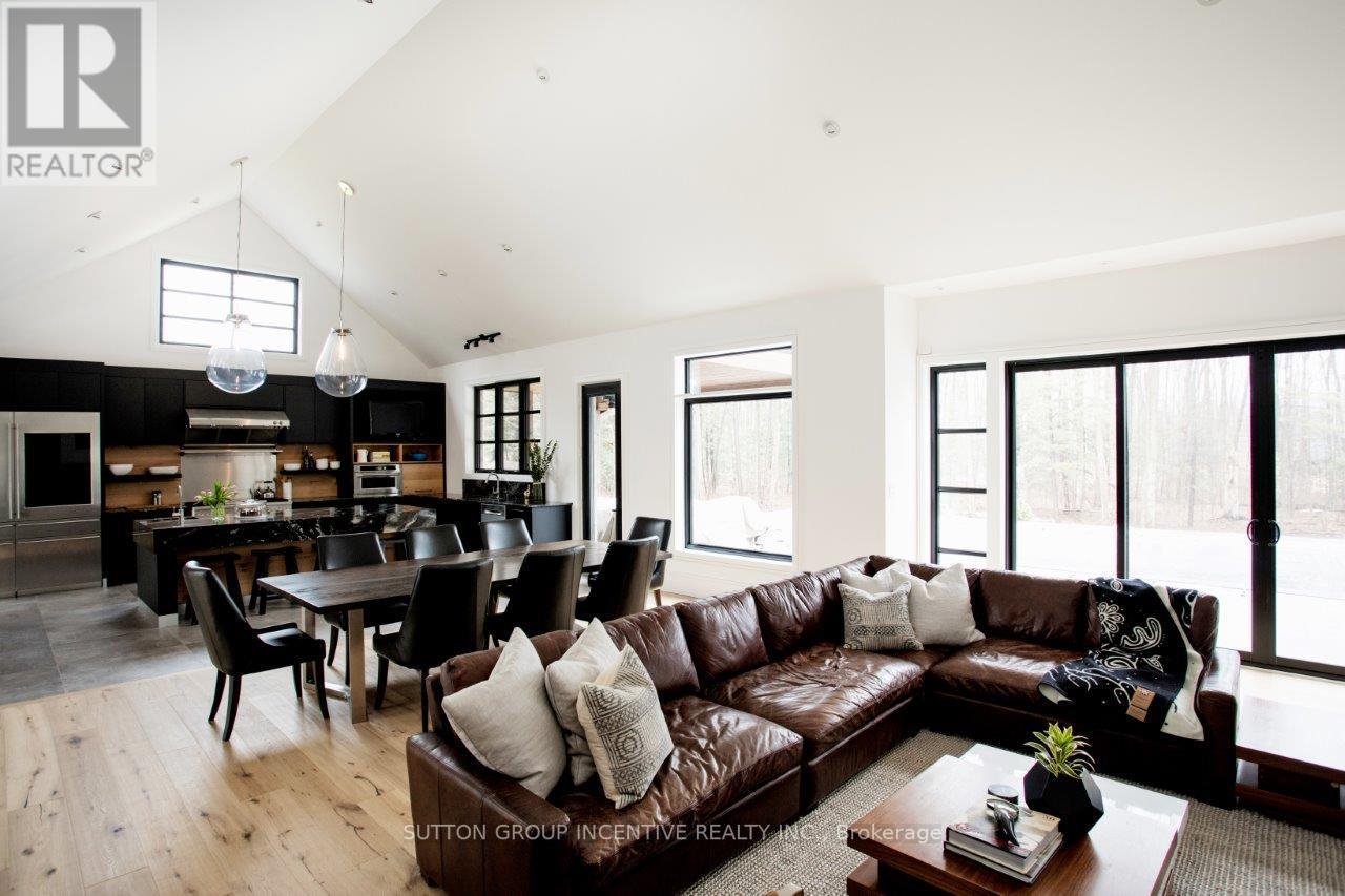 9 GALLAGHER CRES