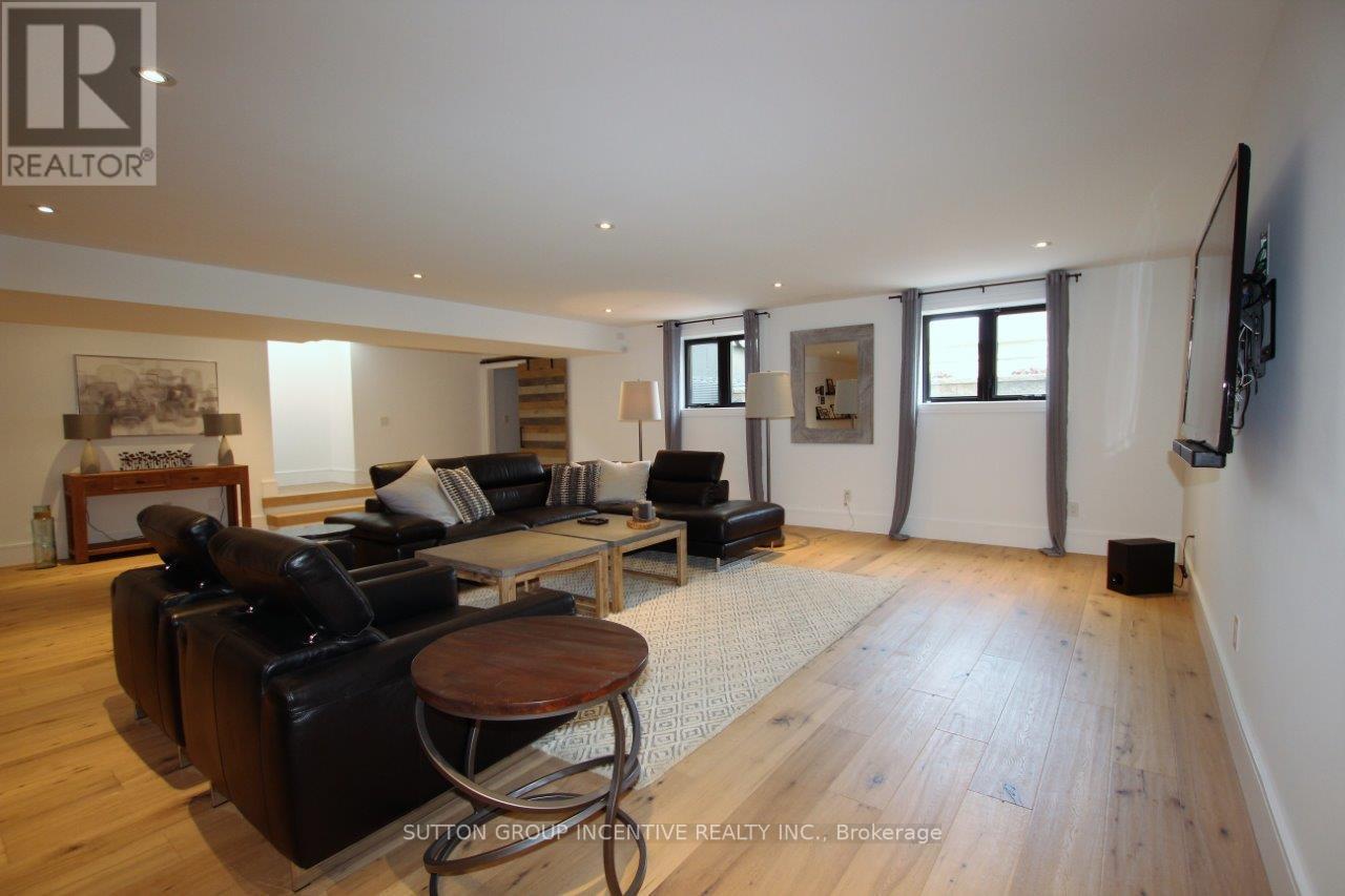 9 GALLAGHER CRES