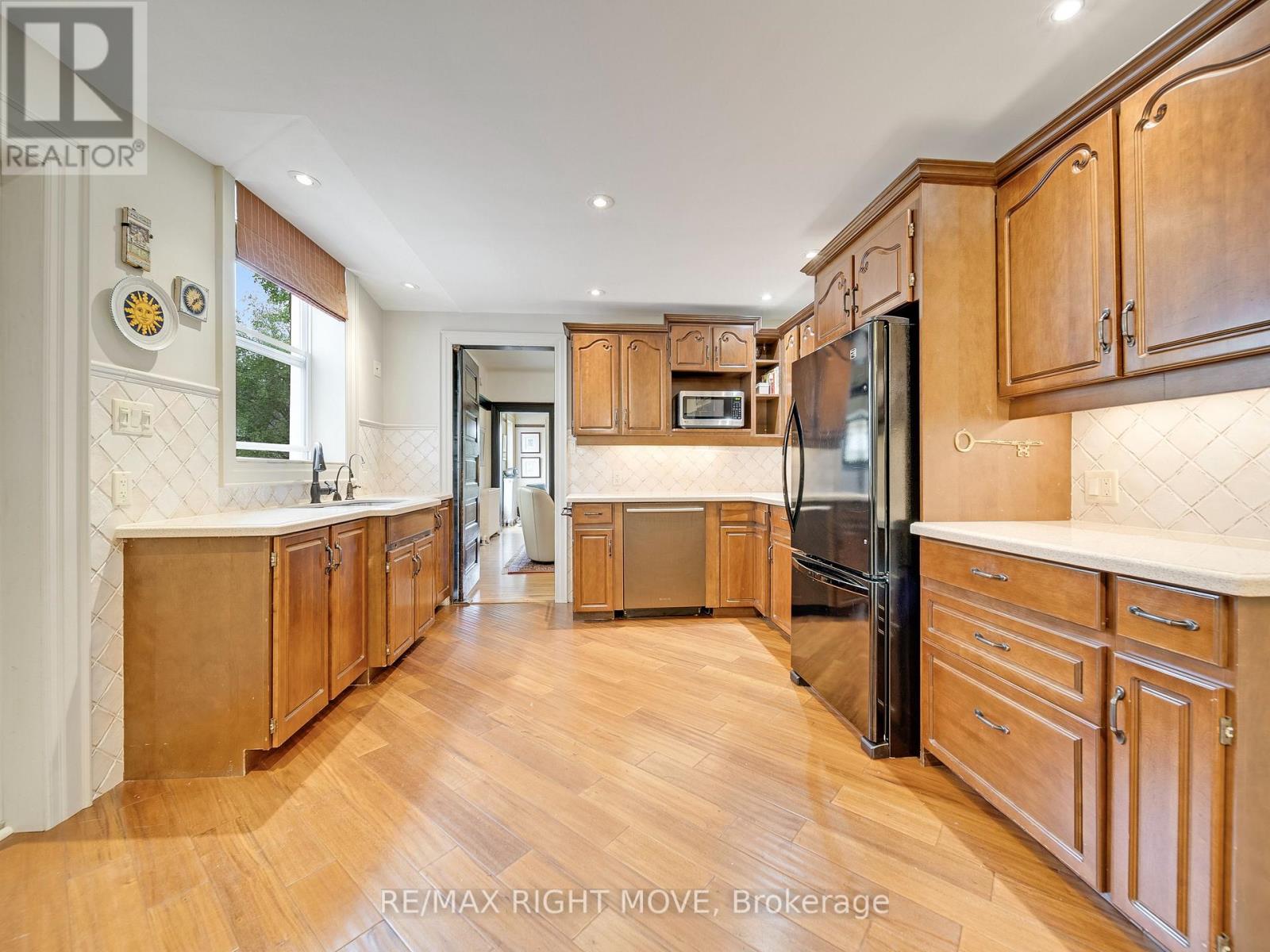 68 TECUMSETH ST