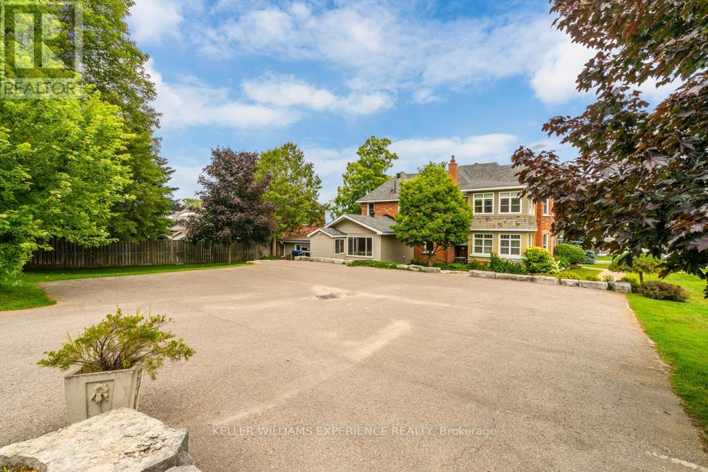 600 HUGEL AVE