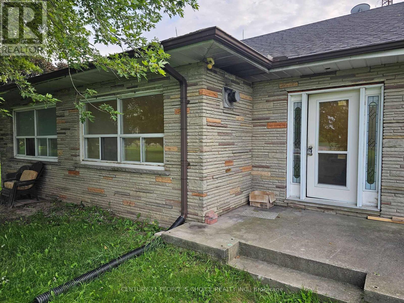 674 PENETANGUISHENE RD