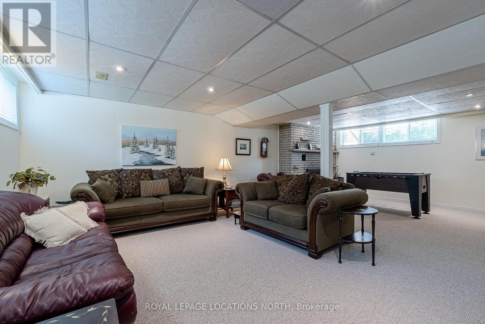 205 PARK DR E