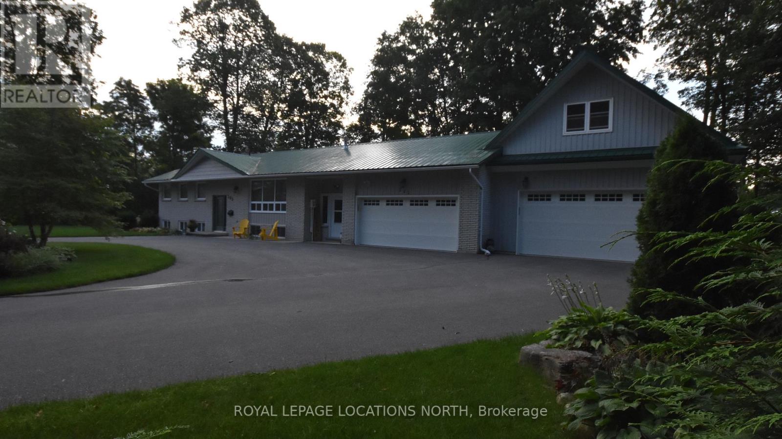 205 PARK DR E