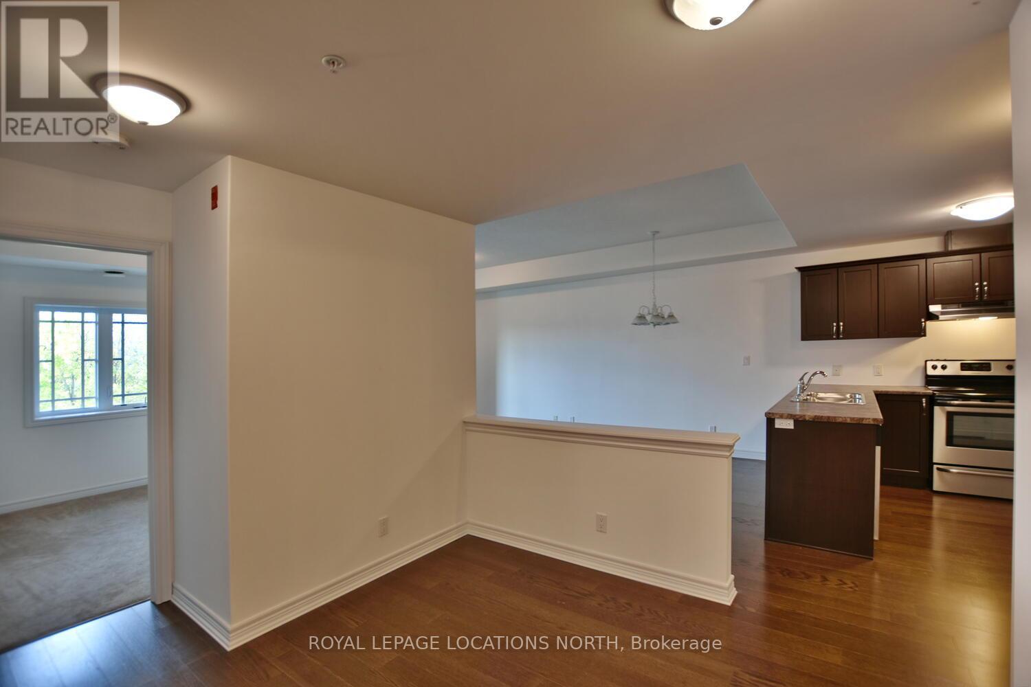 #312 -1 CHAMBERLAIN CRES, #312