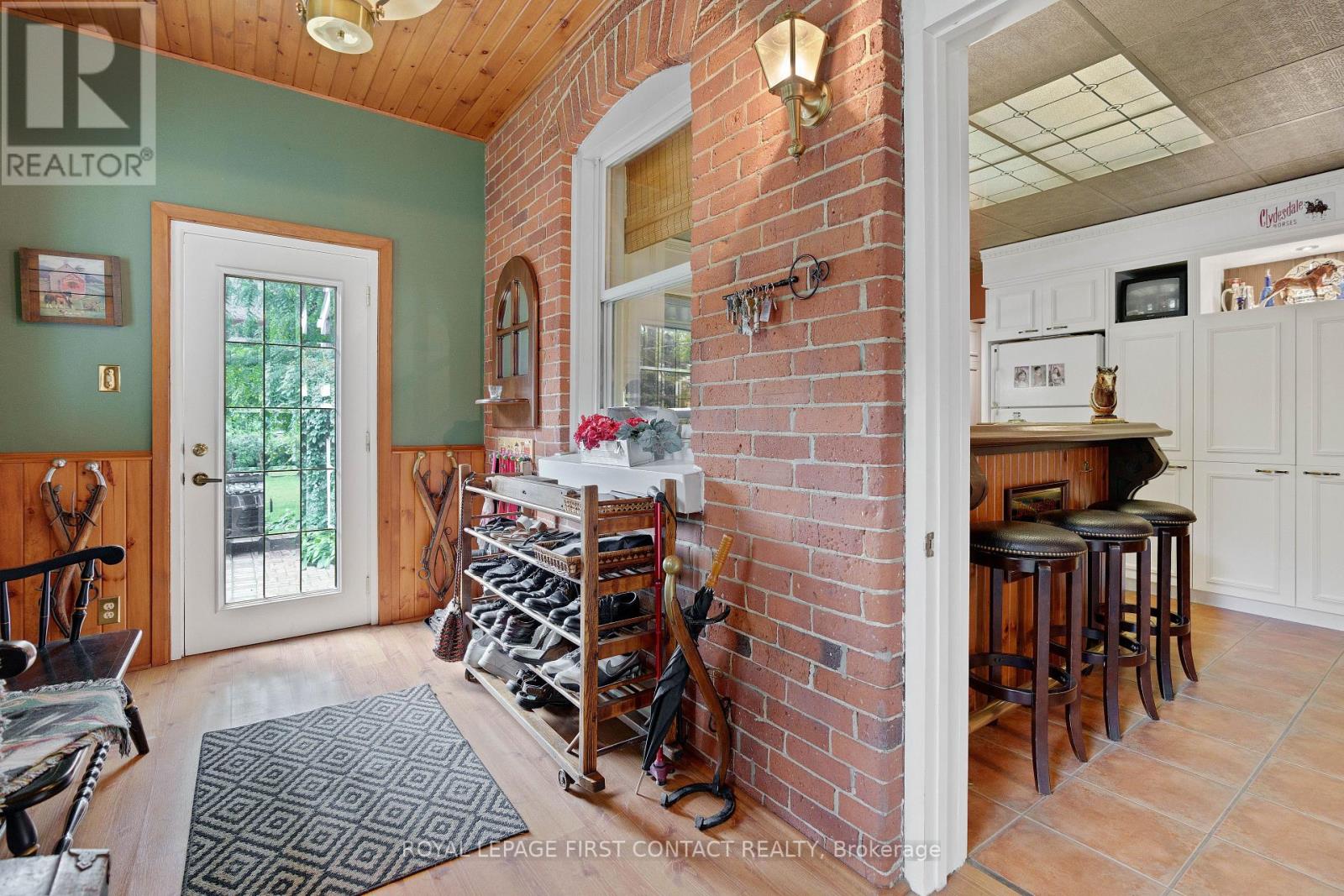 38 BURTON AVE