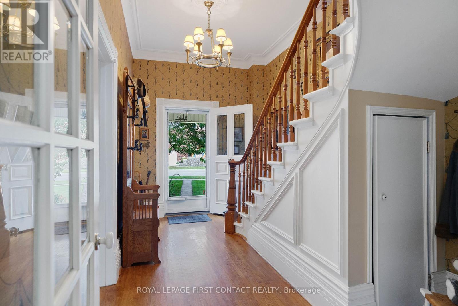 38 BURTON AVE