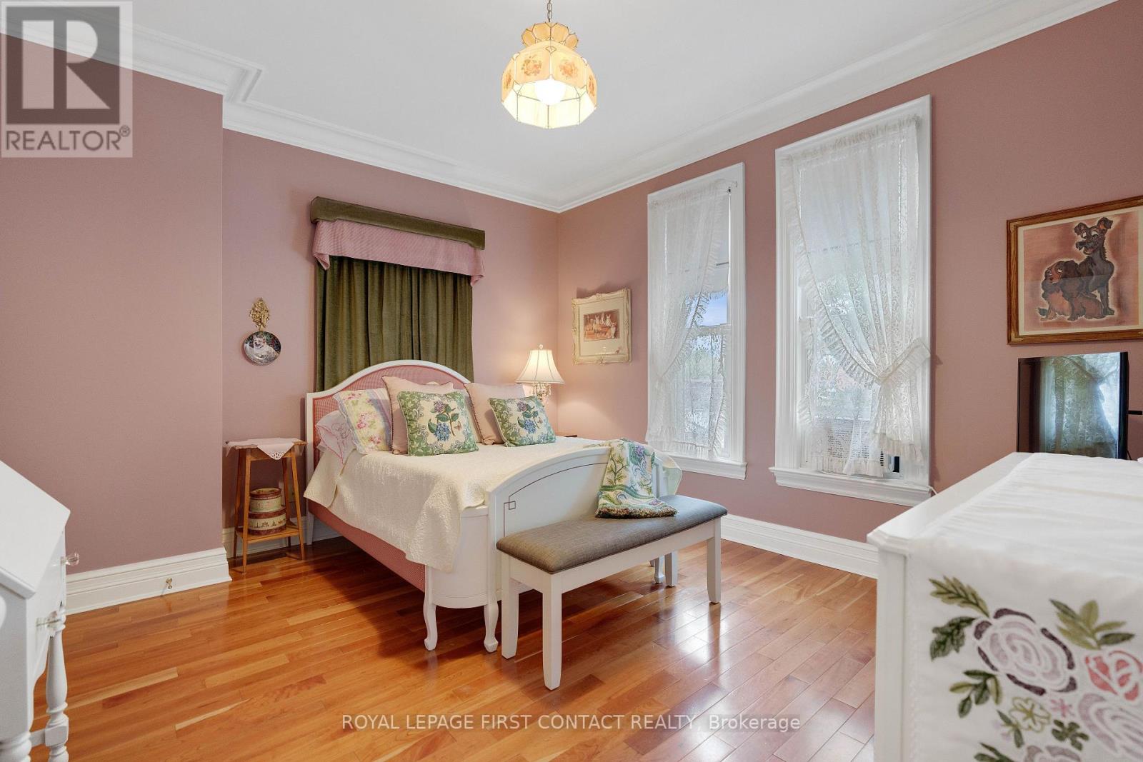 38 BURTON AVE