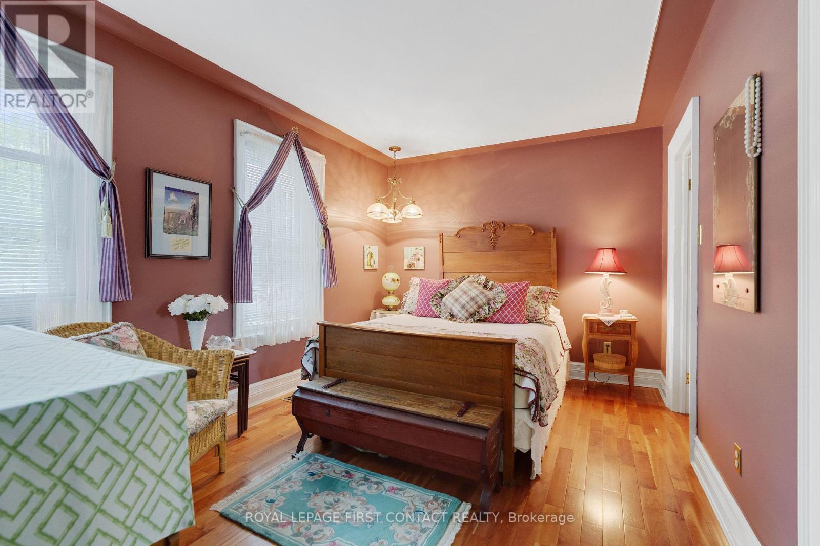 38 BURTON AVE