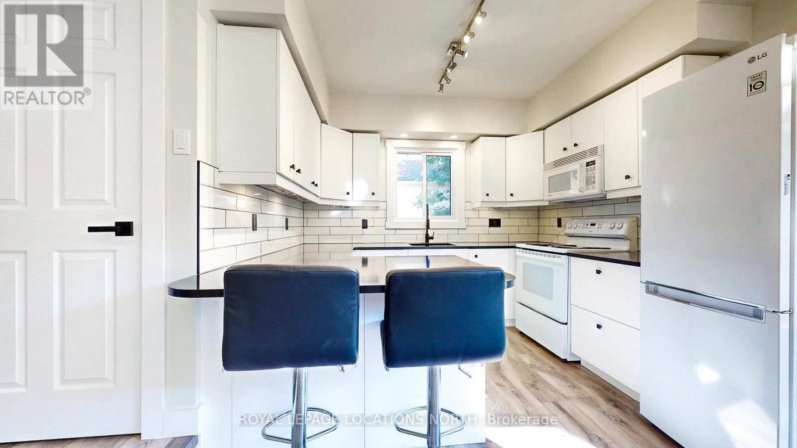 73 DONALD CRES