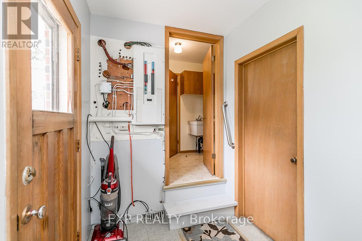 255 CHARLES ST