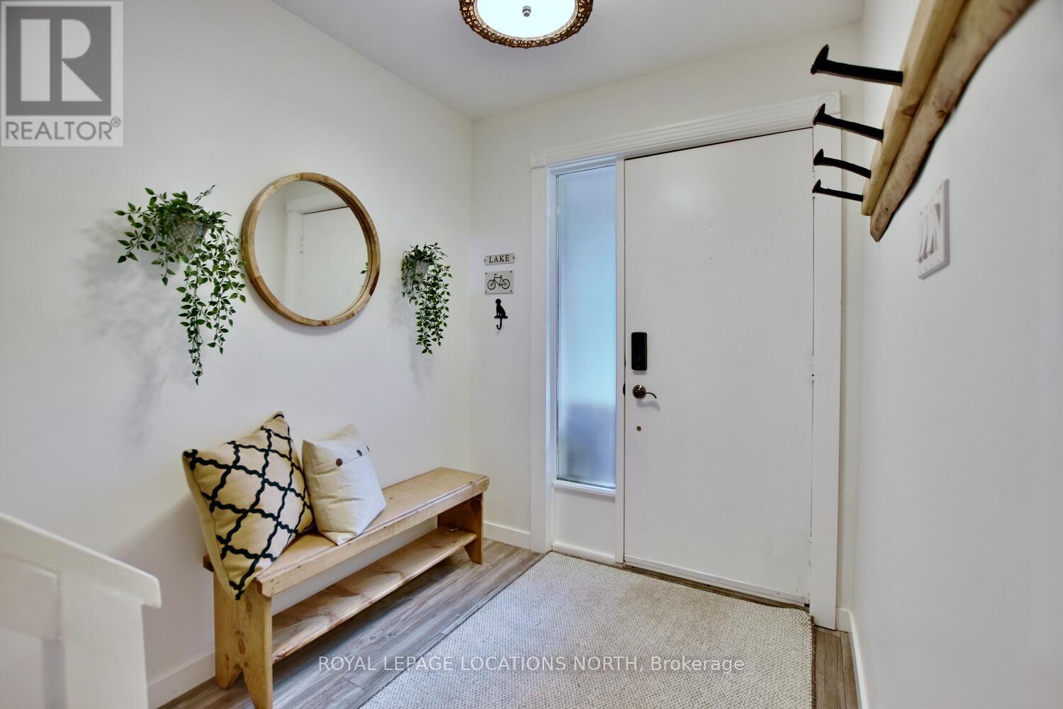 207 ESCARPMENT CRES